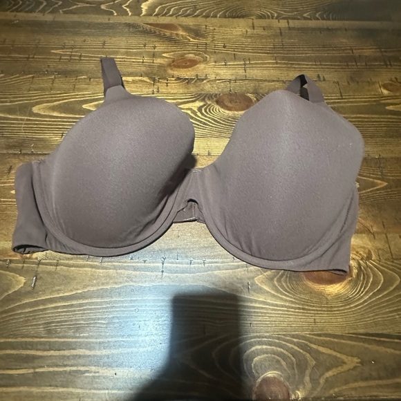Skims fits everybody t Shirt Bra 46DD EUC - Picture 2 of 3